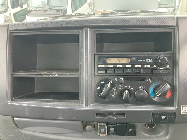 日野レンジャーダンプ中型（4t）[写真28]