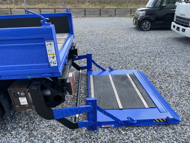 いすゞエルフ平ボディ小型（2t・3t）[写真11]