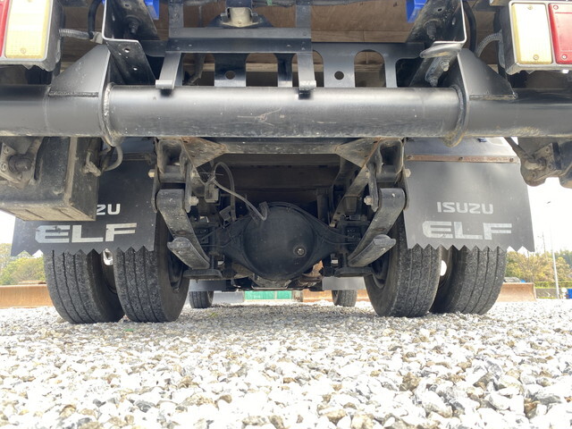いすゞエルフ平ボディ小型（2t・3t）[写真19]