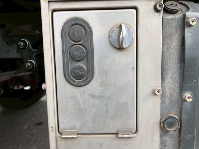 三菱ふそうキャンターアルミブロック小型（2t・3t）[写真18]