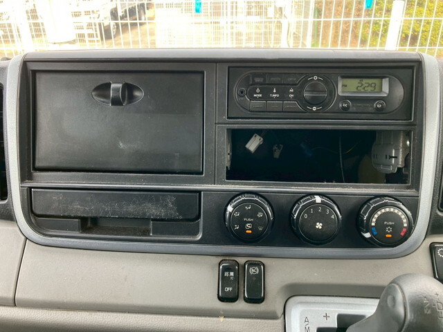 三菱ふそうキャンターアルミブロック小型（2t・3t）[写真29]