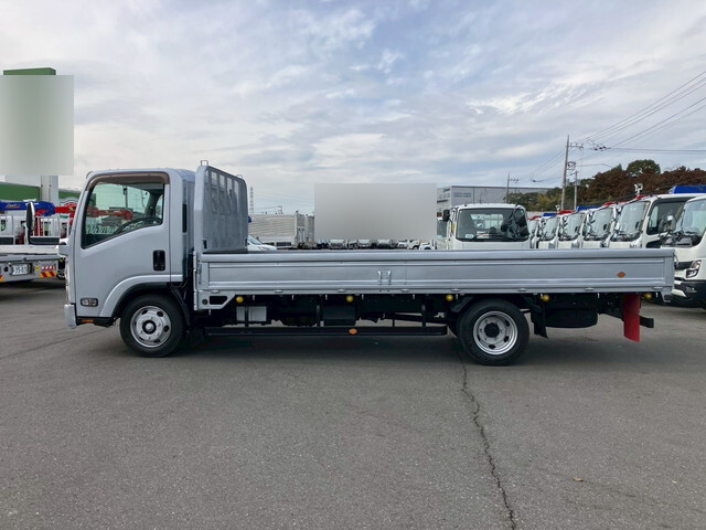 いすゞエルフ平ボディ小型（2t・3t）[写真11]