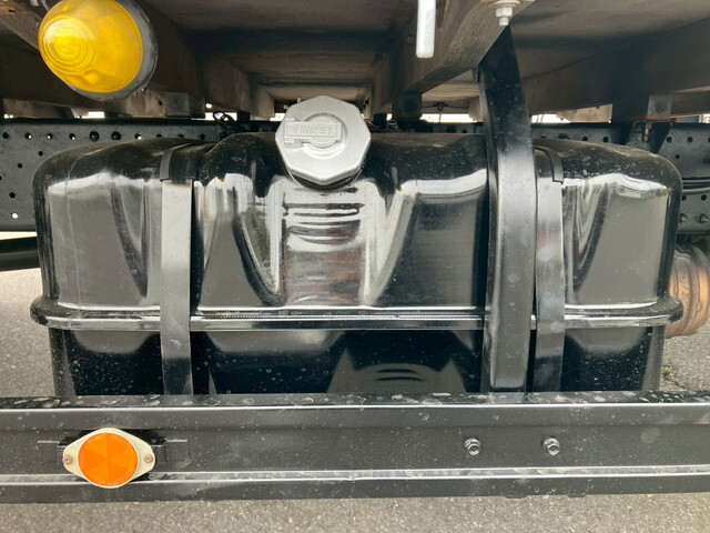 いすゞエルフ平ボディ小型（2t・3t）[写真17]