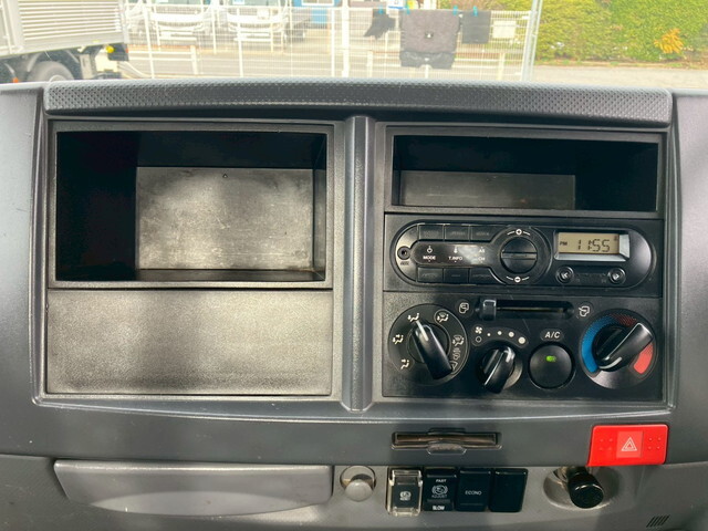 いすゞエルフ平ボディ小型（2t・3t）[写真20]