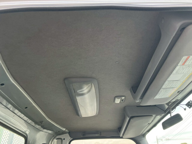 いすゞエルフ平ボディ小型（2t・3t）[写真23]