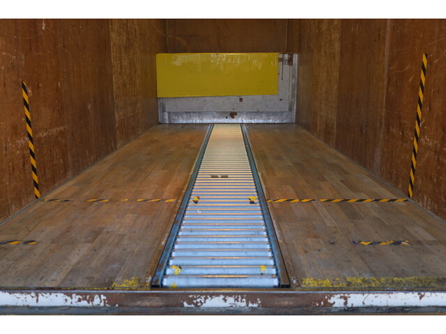 UDトラックスコンドル冷凍車（冷蔵車）中型（4t）[写真11]