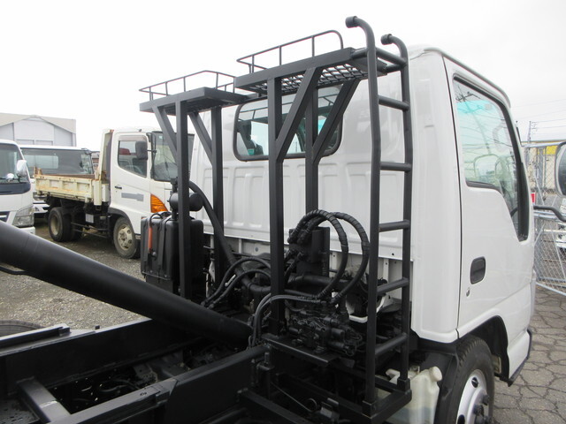 いすゞエルフコンテナ専用車小型（2t・3t）[写真11]