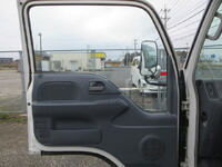 いすゞエルフコンテナ専用車小型（2t・3t）[写真25]