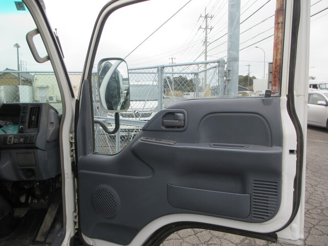 いすゞエルフコンテナ専用車小型（2t・3t）[写真26]