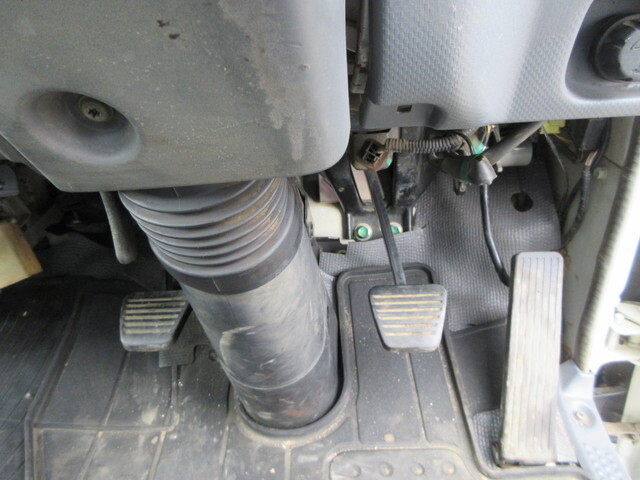 いすゞエルフコンテナ専用車小型（2t・3t）[写真28]