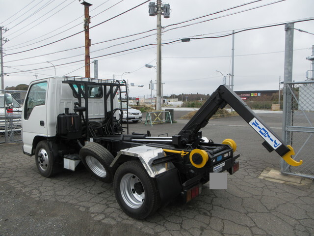 いすゞエルフコンテナ専用車小型（2t・3t）[写真03]