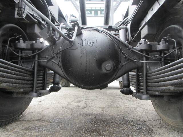 いすゞエルフコンテナ専用車小型（2t・3t）[写真08]