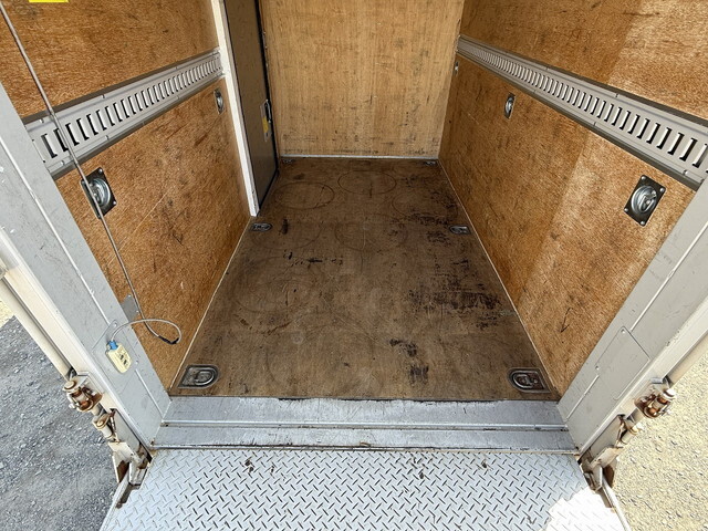 日産アトラスパネルバン小型（2t・3t）[写真11]