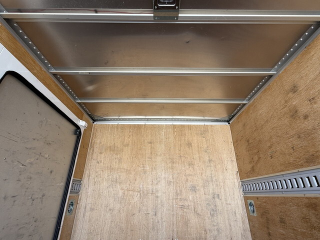 日産アトラスパネルバン小型（2t・3t）[写真13]