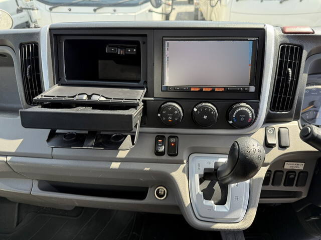 日産アトラスパネルバン小型（2t・3t）[写真30]