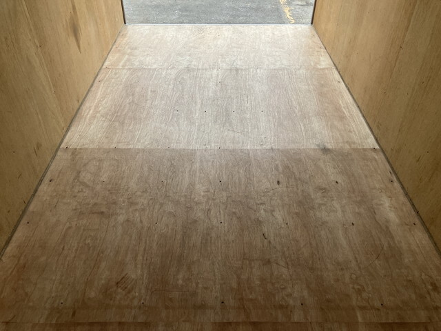 いすゞエルフアルミバン小型（2t・3t）[写真15]