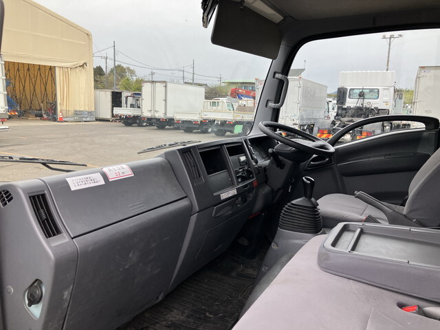 いすゞエルフアルミバン小型（2t・3t）[写真32]