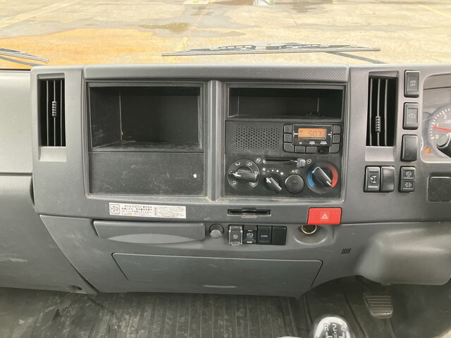 いすゞエルフアルミバン小型（2t・3t）[写真37]