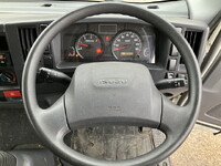 いすゞエルフアルミバン小型（2t・3t）[写真39]