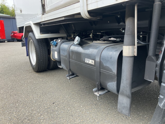 三菱ふそうキャンター冷凍車（冷蔵車）小型（2t・3t）[写真18]