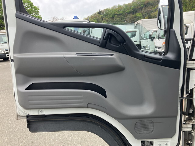 三菱ふそうキャンター冷凍車（冷蔵車）小型（2t・3t）[写真28]