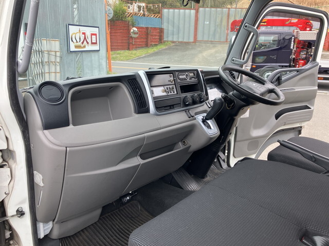 三菱ふそうキャンター冷凍車（冷蔵車）小型（2t・3t）[写真30]