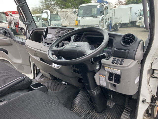 三菱ふそうキャンター冷凍車（冷蔵車）小型（2t・3t）[写真33]