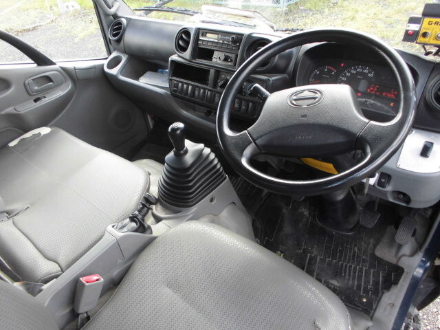 日野デュトロパッカー車（塵芥車）小型（2t・3t）[写真25]