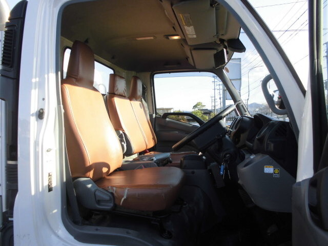 日野デュトロパッカー車（塵芥車）小型（2t・3t）[写真24]