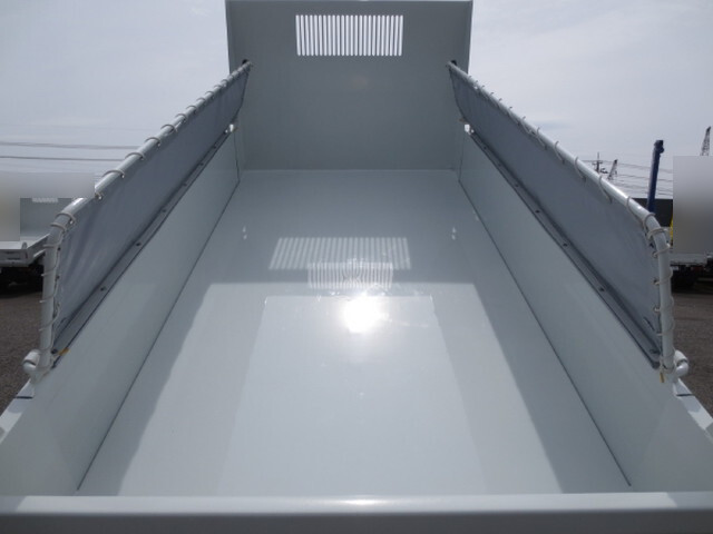 三菱ふそうキャンターダンプ小型（2t・3t）[写真09]