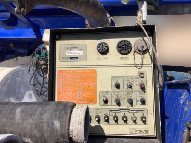 日野デュトロコンクリートポンプ車小型（2t・3t）[写真03]