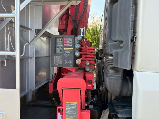 いすゞギガクレーン5段大型（10t）[写真12]