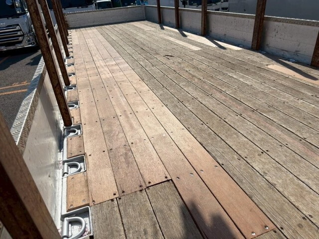 いすゞギガクレーン5段大型（10t）[写真22]