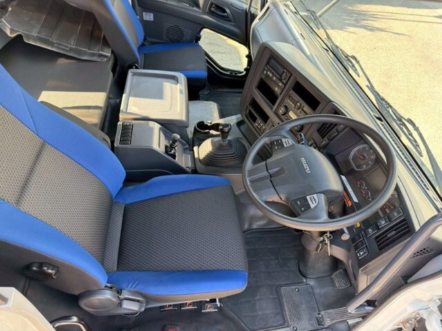 いすゞギガクレーン5段大型（10t）[写真28]