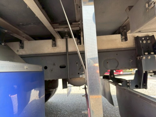 いすゞフォワード冷凍車（冷蔵車）増トン（6t・8t）[写真13]