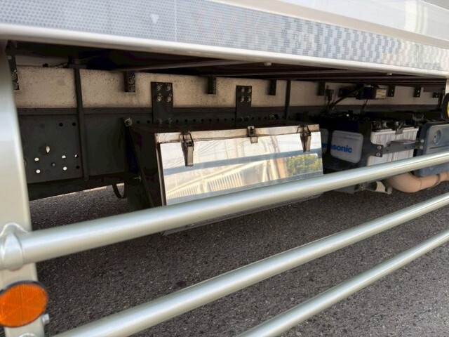 いすゞフォワード冷凍車（冷蔵車）増トン（6t・8t）[写真15]