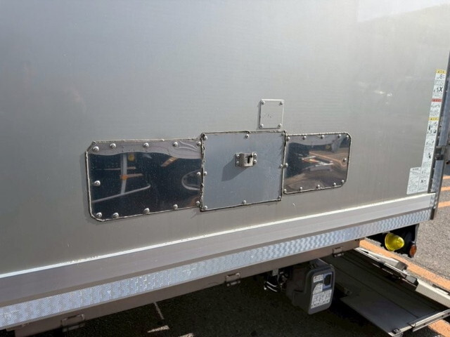 いすゞフォワード冷凍車（冷蔵車）増トン（6t・8t）[写真17]