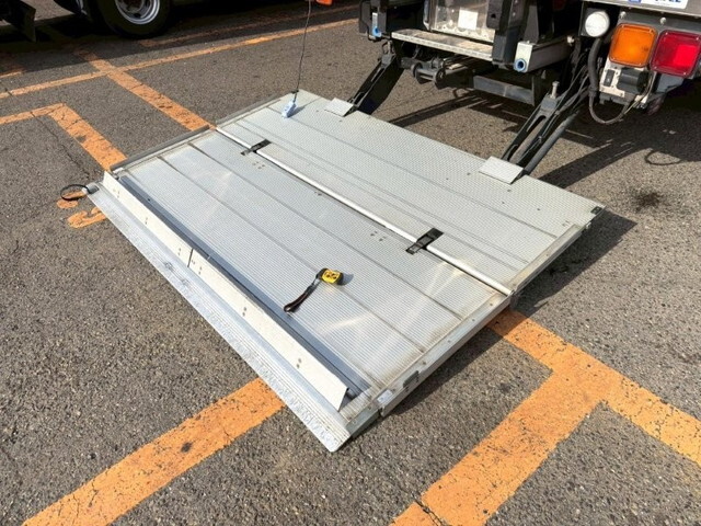 いすゞフォワード冷凍車（冷蔵車）増トン（6t・8t）[写真06]