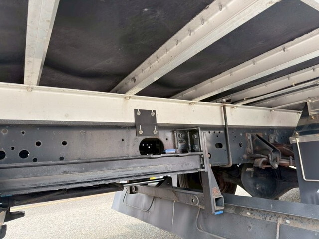 いすゞフォワードアルミバン中型（4t）[写真15]