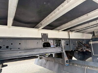 いすゞフォワードアルミバン中型（4t）[写真16]