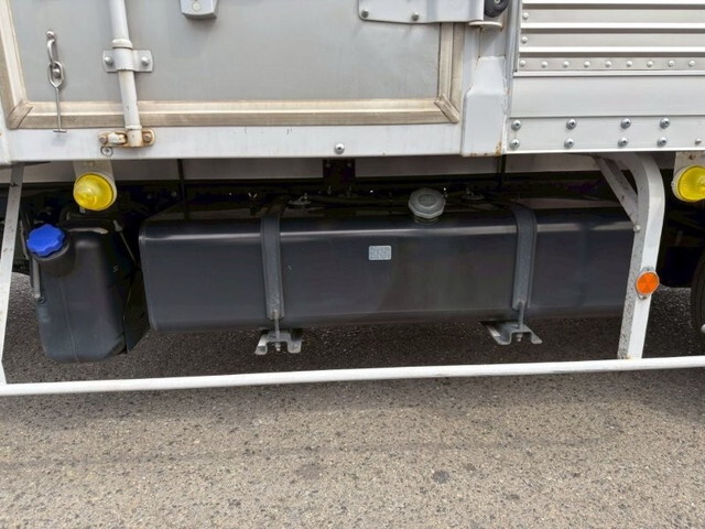 いすゞフォワードアルミバン中型（4t）[写真16]