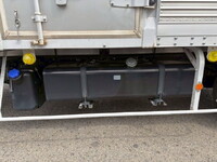 いすゞフォワードアルミバン中型（4t）[写真17]