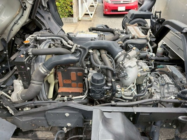 いすゞフォワードアルミバン中型（4t）[写真17]