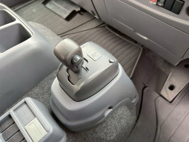 いすゞフォワードアルミバン中型（4t）[写真22]