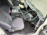 いすゞフォワードアルミバン中型（4t）[写真24]