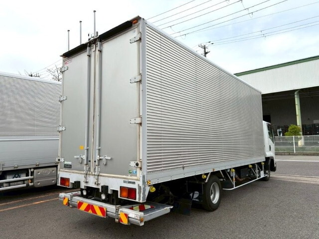 いすゞフォワードアルミバン中型（4t）[写真04]