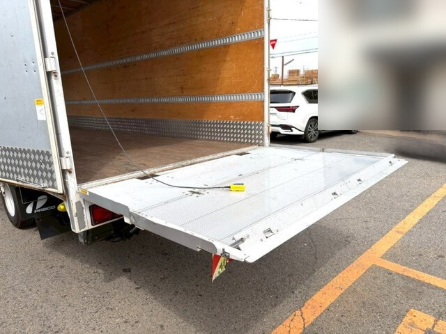 いすゞフォワードアルミバン中型（4t）[写真05]