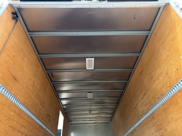 いすゞフォワードアルミバン中型（4t）[写真09]