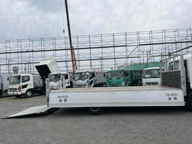 いすゞフォワードアルミブロック増トン（6t・8t）[写真10]