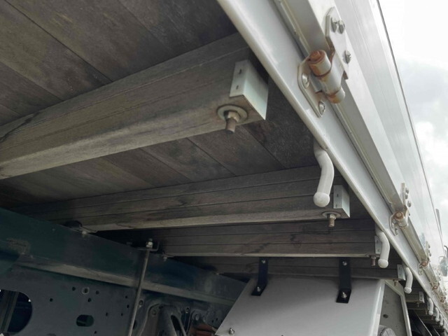 いすゞフォワードアルミブロック増トン（6t・8t）[写真15]